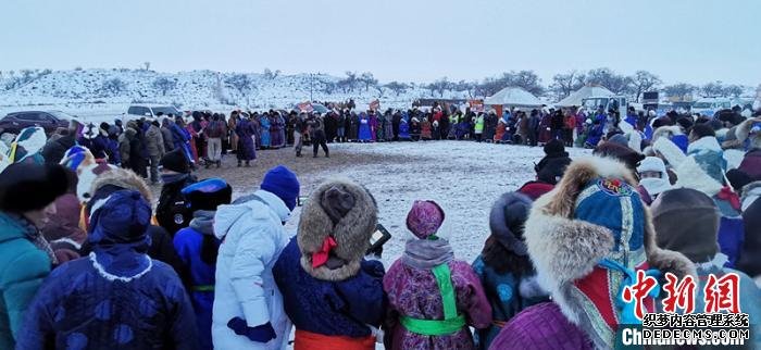 图为内蒙古开展的冰雪体育活动。　刘长永 摄
